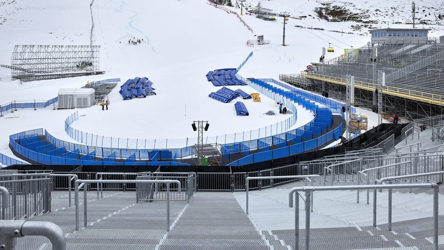 Finish area and grandstand of the 2017 FIS Alpine World Ski Championships, in St. Moritz, Switzerland, on January 30, 2017. (KEYSTONE/Christian Beutler)

Das Zielgelaende und die Haupttribuene der Ski ...