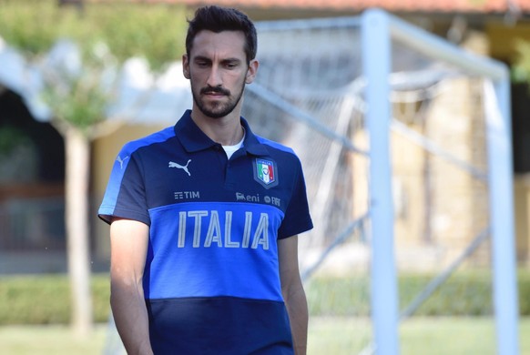 epa06578775 (FILE) Italy&#039;s defender Davide Astori during a training session of the Italian national soccer team at Coverciano sportive center, near Florence, Italy, 03 June 2017 (reissued 04 Marc ...