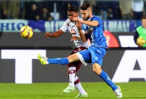 &nbsp;Josef Martinez (l.) kann auch kein Tor scchiessen.