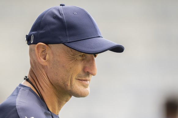 Peter Zeidler, nouvel entraineur du FC Lausanne-Sport (LS), photographie lors d&#039;un entrainement du Lausanne-Sport avant la nouvelle saison de Super League de football le jeudi 26 juin 2025 au sta ...