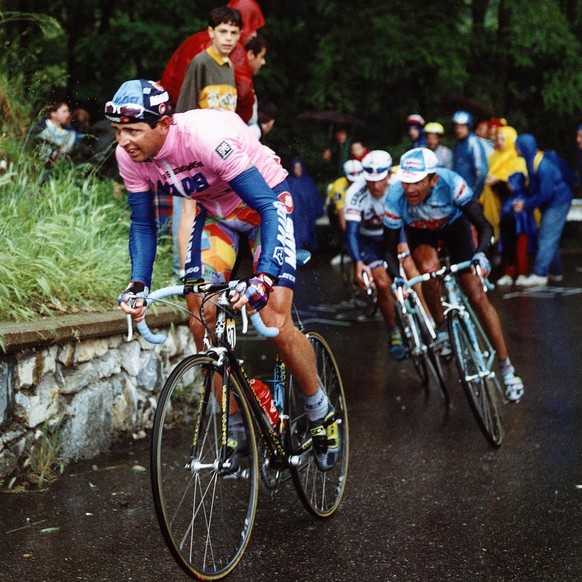 Rominger in der Maglia Rosa: 1995 gewinnt er den Giro d'Italia.