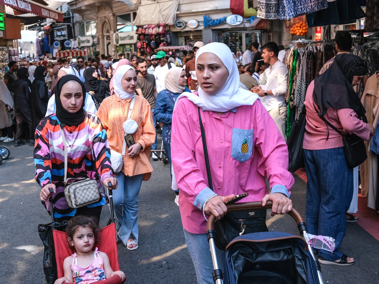 epa10783216 People shop at the old city bazaar in Istanbul, Turkey, 03 August 2023. According to the data released by the Turkish Statistical Institute, Turkey&#039;s official inflation rate stood at  ...