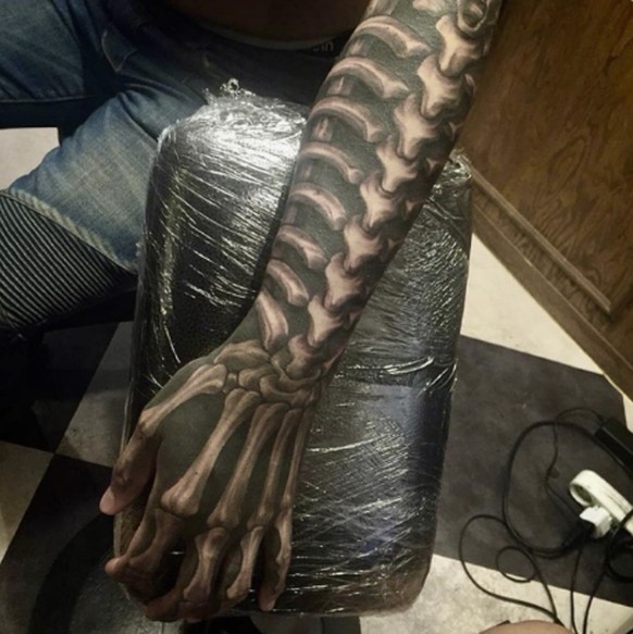 Die lustigsten Fails der Woche: Tattoo am Arm