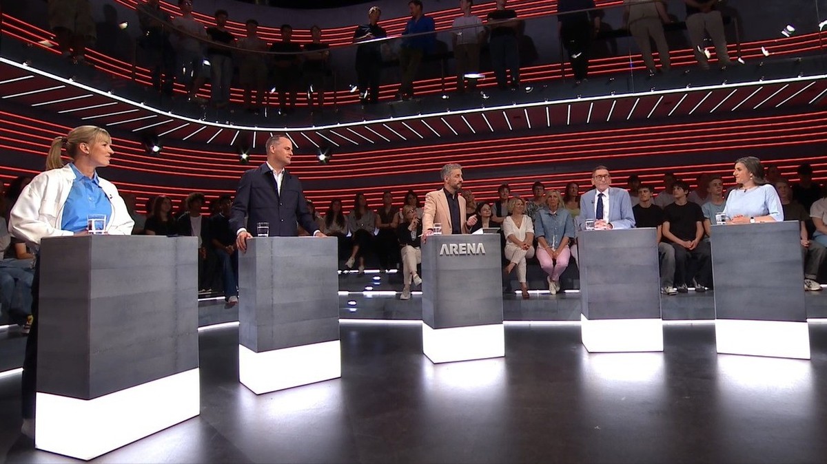 SVP-Nationalrätin Diana Gutjahr und FDP-Ständerat Damian Müller diskutierten unter der Leitung von Moderator Mario Grossniklaus mit Mitte-Ständerat Pirmin Bischof und SP-Ständerätin Flavia Wasserfalle ...