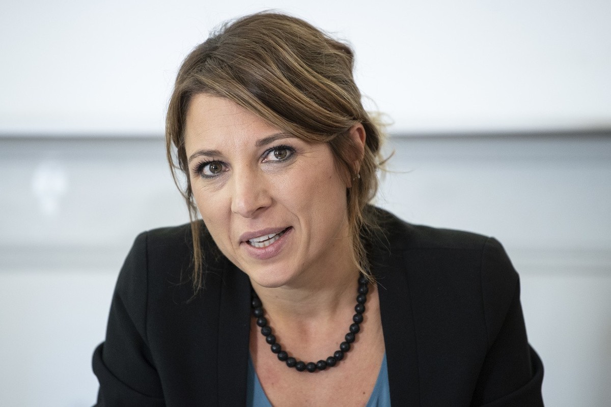Greta Gysin, en octobre 2021 à Berne. Les Verts souhaitent interdire la collecte rémunérée de signatures.