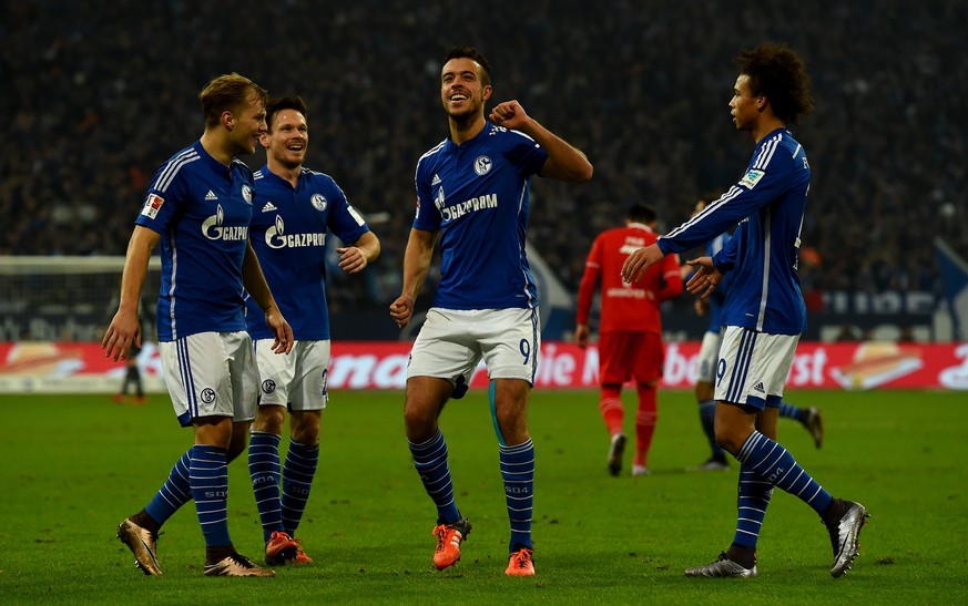 Di Santo gelingt heute das erste Bundesliga-Tor für Schalke.