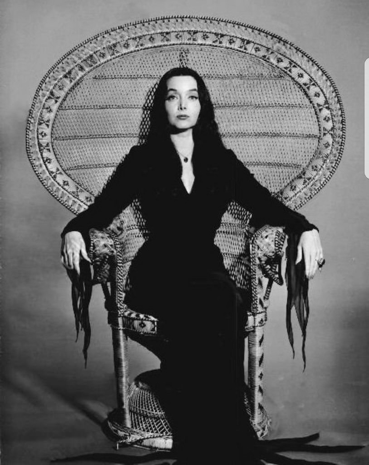 morticia addams carolyn jones tv addams family 1960 https://aminoapps.com/c/horror/page/item/morticia-addams/j0Zt_oIVEeYM8zgjlwJYmbK2W7kMlxd