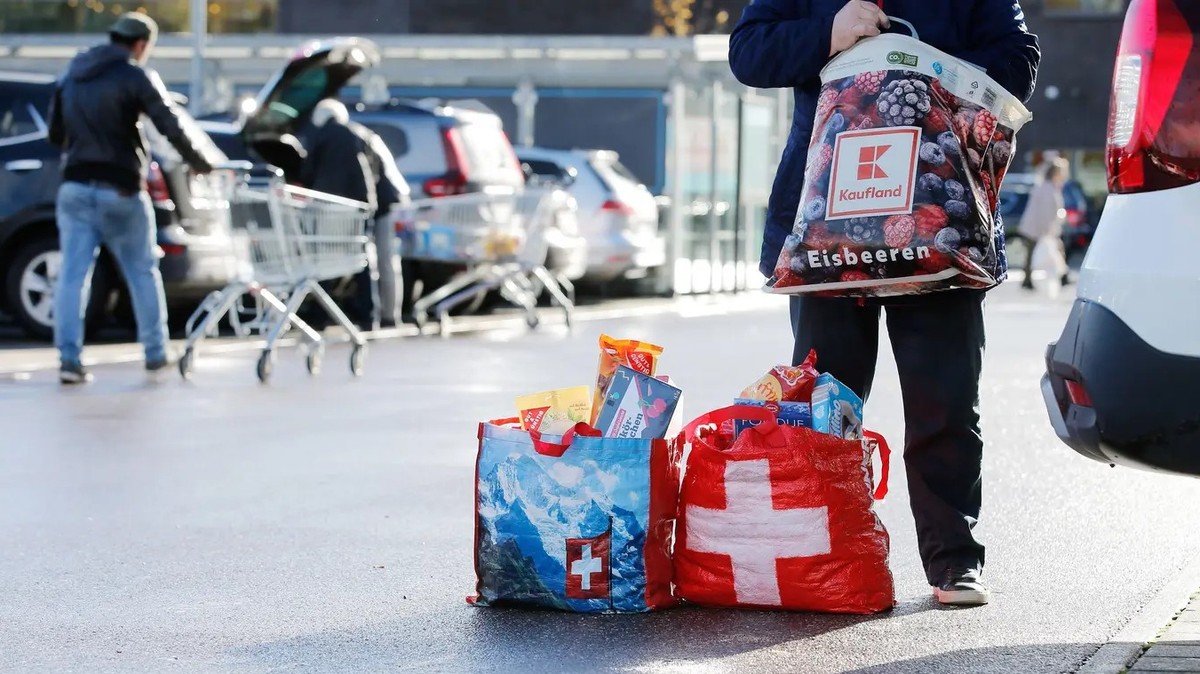 Einkaufstourismus, Schweiz, Deutschland, Shopping, Ausland, Grenztourismus