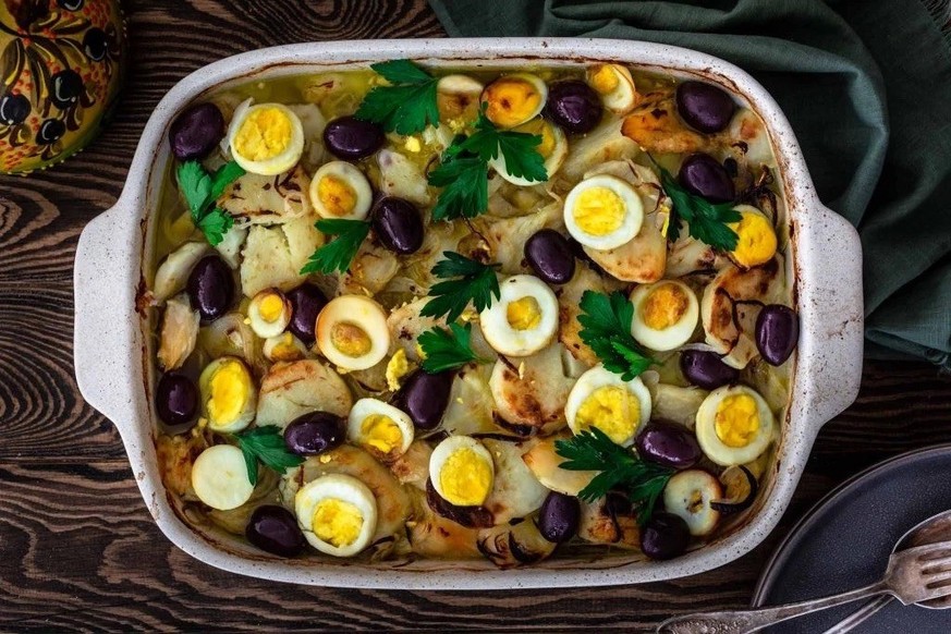 Bacalhau a Gomes de Sá (Salt Cod Fish)
Bacalhoada 
ostern brazil brasilien essen food kochen ostern 

https://www.oliviascuisine.com/bacalhau-a-gomes-de-sa/