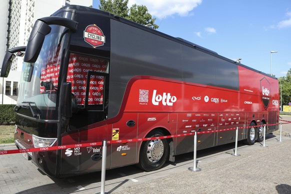 Lotto Cycling Team &amp; Caps: together towards a new chapter - Presentation of the new shirt for Lotto-Caps ANTWERP, BELGIUM - JUNE 23 : Presentation of the new shirt for Lotto-Caps pictured on June  ...