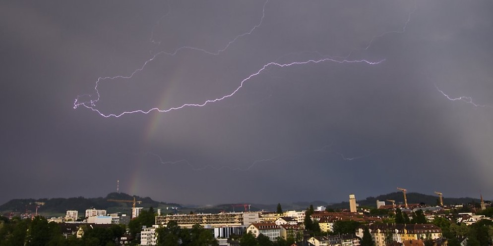 Bis zum Wochenende wird Bern durch Gewitter abgekühlt. (Bild: Stadt Bern am 26. Mai 2018)