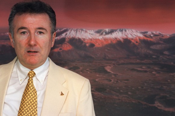 Portrait von Bruno Stanek, Raumfahrtspezialisten und Autor, aufgenommen am 28. Februar 2003, Arth, Schweiz. (KEYSTONE/Sigi Tischler)
