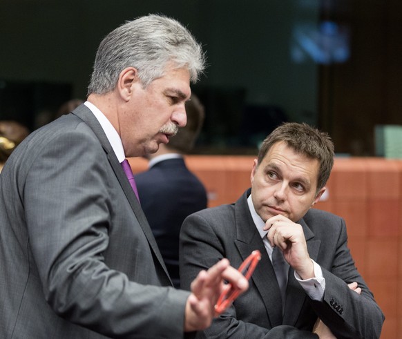 Der slowakische Finanzminister Kazimir mit seinem österreichischen Amtskollegen Schelling (links).