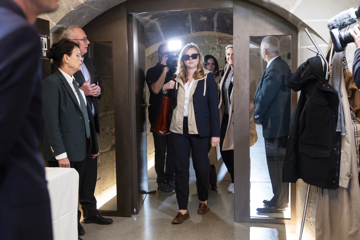 KEYPIX - Valerie Dittli, conseillere d'Etat vaudoise, arrive lors d'une conference de presse au sujet des mesures prises suite a l'analyse au sein du DFA ce vendredi, 21 mars 2025 a Lau ...