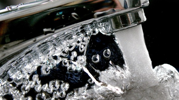 Kantonschemiker bescheinigen dem Trinkwasser in der Schweiz eine gute Qualität (Symbolbild)