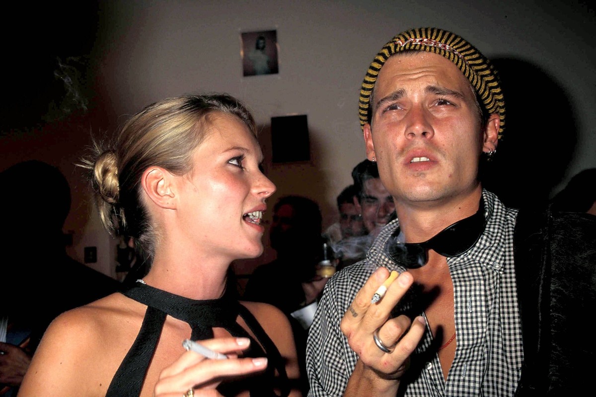 Jan. 1, 2011 - K2541RH SD0911.KATE MOSS BOOK PARTY.KATE MOSS AND JOHNNY DEPP. ROSE HARTMAN- 1995.KATEMOSSRETRO PUBLICATIONxINxGERxSUIxAUTxONLY - ZUMAg49_

Jan 1 2011 SD0911 Kate Moss Book Party Kate ...