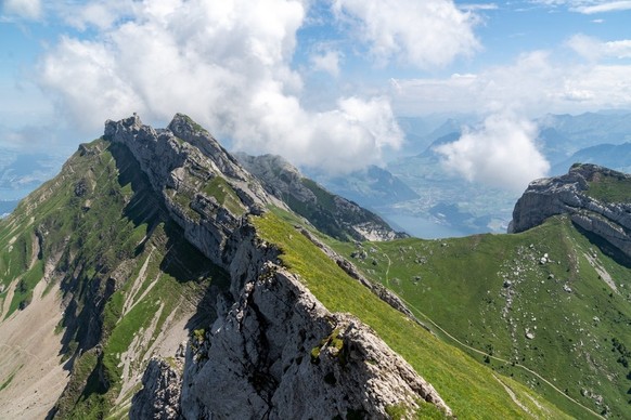 Steile Felswände am Pilatus.