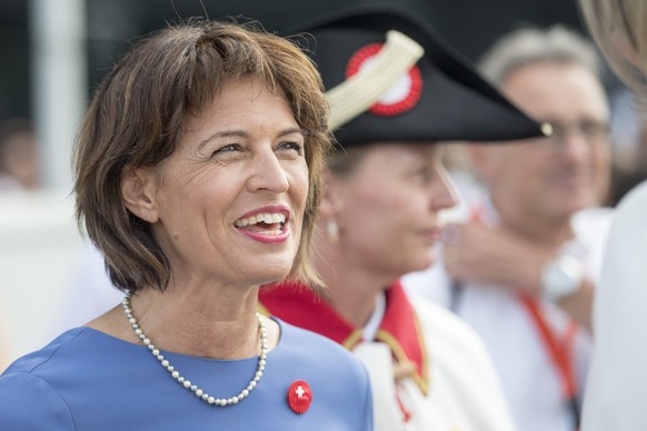 Die Bundespraesidentin Doris Leuthard bei ihrer Ankunft anlaesslich der 1. August feierlichkeiten der CVP Luzern vom Montag, 31. Juli 2017 vor dem KKL in Luzern. (KEYSTONE/Urs Flueeler)