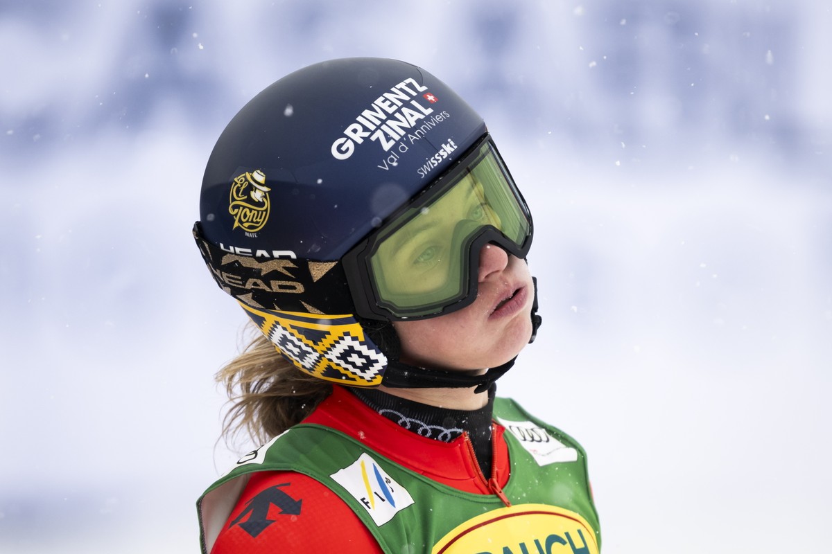 epa13327754 Camille Rast of Switzerland reacts in the finish area during the 2nd run of the Women's Giant Slalom race at the FIS Alpine Skiing World Cup in Soelden, Austria, 24 October 2026. EPA/ ...