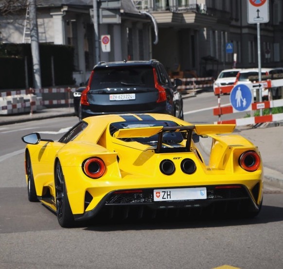FOrd GT, Jaguar XJ220
https://www.instagram.com/swissautomotive/