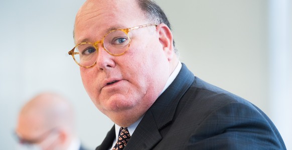 Edward McMullen, US-Botschafter fuer die Schweiz, spricht bei einer Pressekonferenz anlaesslich einer Vereinbarung zwischen dem Tessiner Startup-Unternehmen DAC System und der amerikanischen Firma Die ...