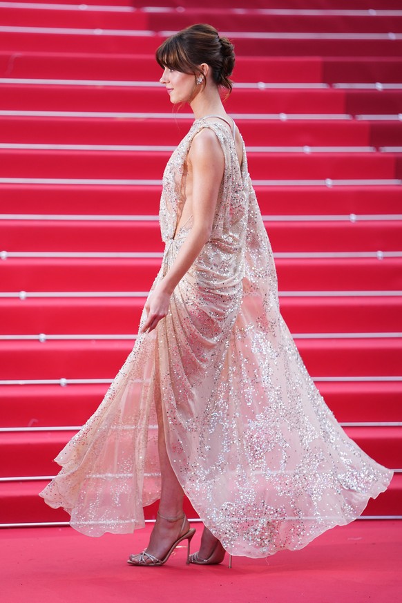Daisy Edgar-Jones poses for photographers upon arrival at the premiere of the film 'Fjord' at the 79th international film festival, Cannes, southern France, Monday, May 18, 2026. (Photo by S ...
