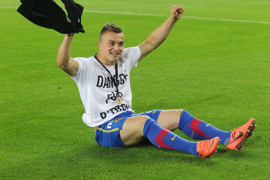 Bildnummer: 10639272 Datum: 23.05.2012 Copyright: imago/Geisser
23.05.2012 St Jakob Park Basel , SCHWEIZ ; Herren Fussball Super League Saison 2011/2012 FC Basel - BSC Young Boys Bern 1:2 FC BASEL SC ...
