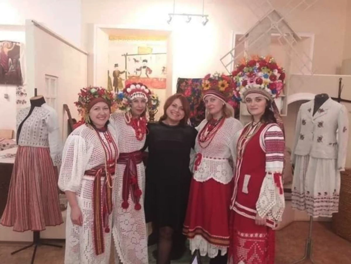 Mêmes les directeurs de musée risquent leur vie sous l'occupation russe.