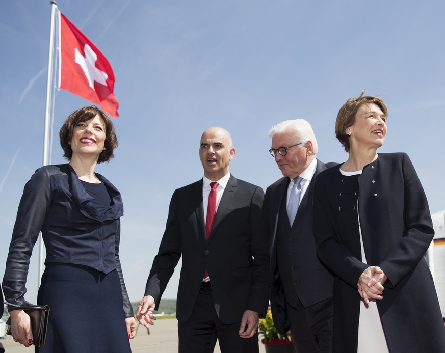 Swiss Federal President Alain Berset and his wife Muriel Zeender Berset, left, and German President Frank-Walter Steinmeier and his wife Elke Buedenbender, right, during Steinmeier&#039;s two days sta ...