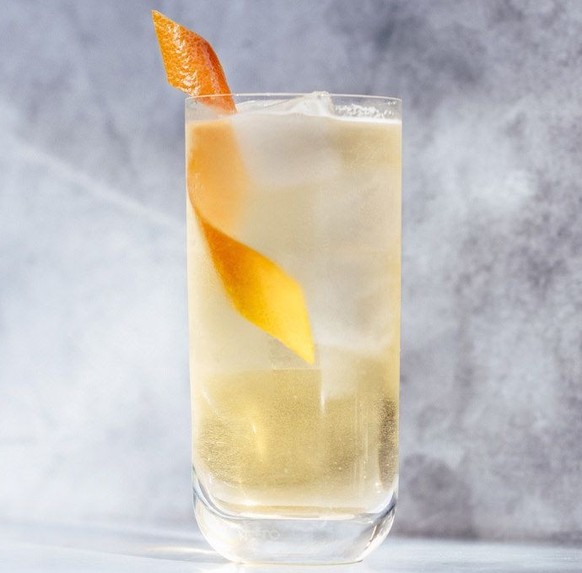 suzie americano vermouth suze trinken drinks cocktail alkohol https://www.liquor.com/thmb/OK088TuzRcg_EF7a_Qt-I-UBenc=/750x0/filters:no_upscale():max_bytes(150000):strip_icc():format(webp)/suzie-ameri ...