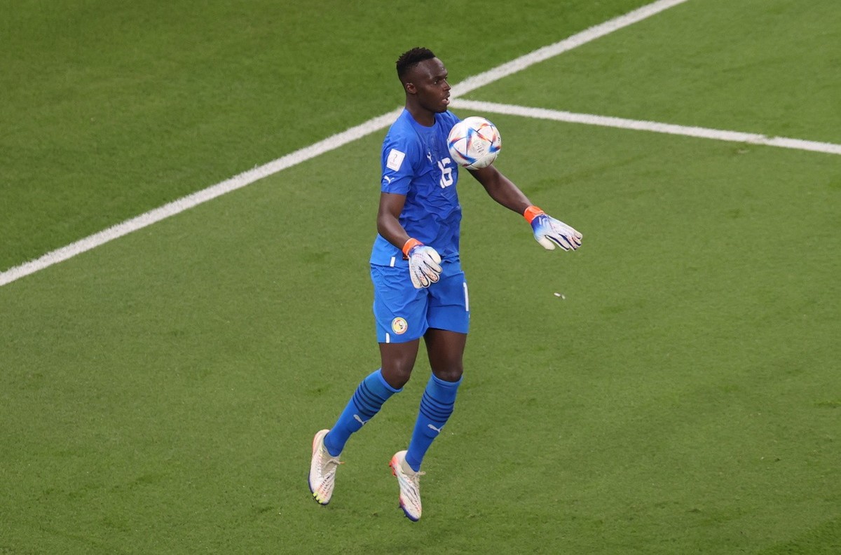 epa10318614 Goalkeeper Edouard Mendy of Senegal in action during the FIFA World Cup 2022 group A soccer match between Senegal and the Netherlands at Al Thumama Stadium in Doha, Qatar, 21 November 2022 ...