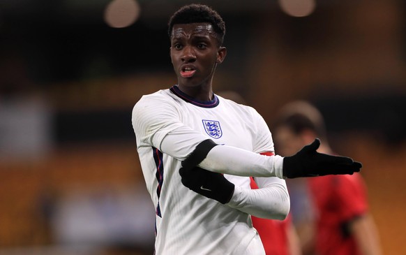 England U21, U 21 v Albania U21 - UEFA EURO, EM, Europameisterschaft,Fussball Under 21 Qualifying - Group 3 - Molineux England U21 s Eddie Nketiah complains to the linesman after being caught offside  ...