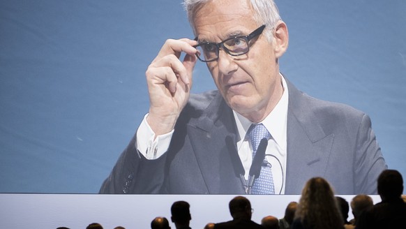 epa05932682 Urs Rohner, president of the board of directors of Switzerland&#039;s second biggest bank Credit Suisse (CS), speaks during the start of the general assembly at the Hallenstadion in Zurich ...