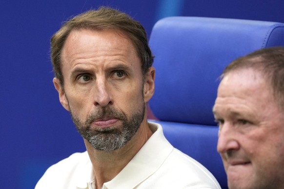 England&#039;s manager Gareth Southgate, left, waits for the start of a round of sixteen match between England and Slovakia at the Euro 2024 soccer tournament in Gelsenkirchen, Germany, Sunday, June 3 ...