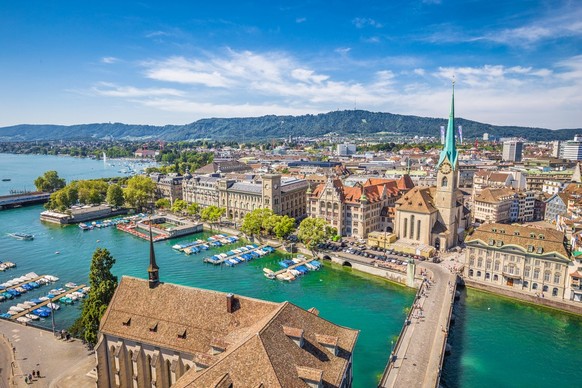 Hidup itu manis di Swiss.  Namun, biaya hidup tinggi - terutama di kota Zurich.