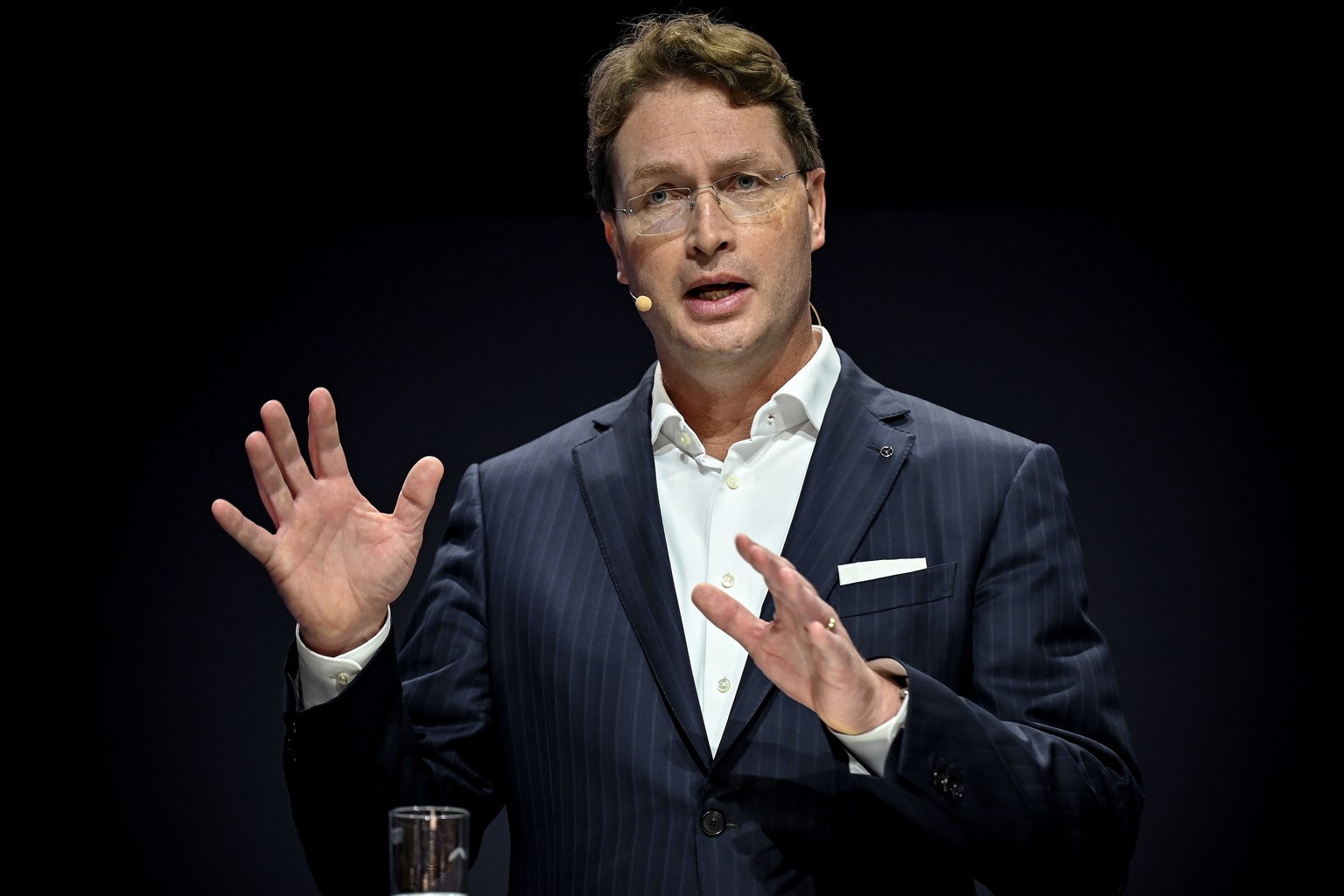 epa09452774 Mercedes-Benz CEO Ola Kaellenius reacts as he delivers a speech at the International Motor Show IAA in Munich, Germany, 07 September 2021. The 2021 International Motor Show Germany IAA 202 ...