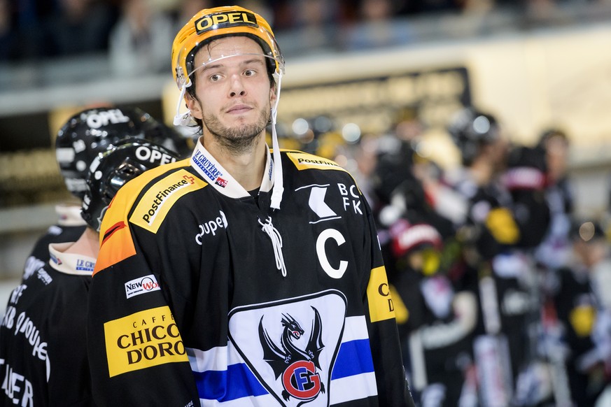 Deception des joueurs fribourgeois dont le Top Scorer fribourgeois Julien Sprunger, centre, lors de la rencontre du championnat suisse de hockey sur glace de National League entre HC Fribourg-Gotteron ...