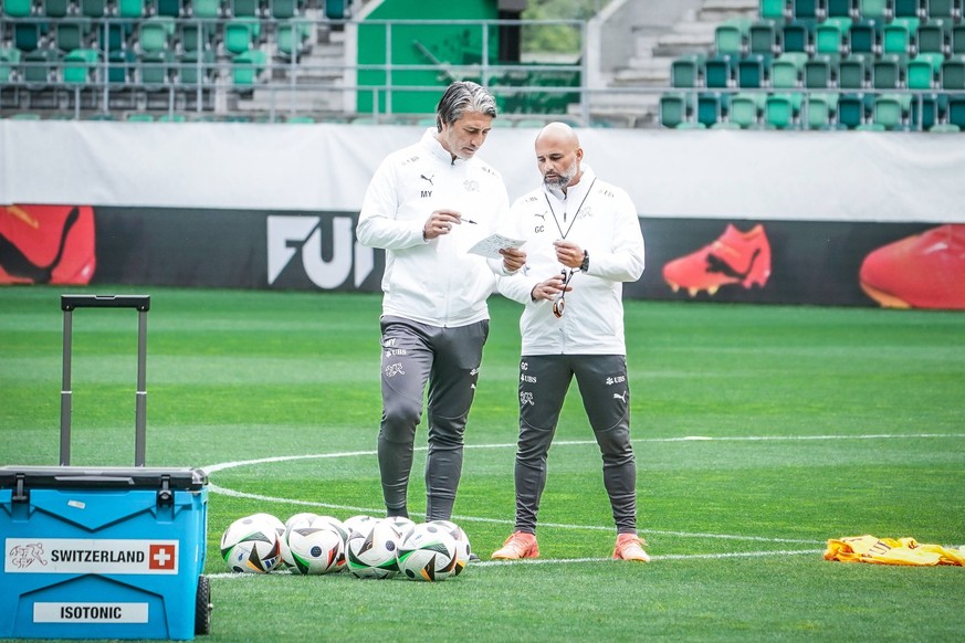 Der Schweizerische Fussballverband hat die Vertr�ge von Cheftrainer Murat Yakin und Assistenztrainer Giorgio Contini verl�ngert. Das Duo wird das M�nner-Nationalteam auch nach der erfolgreichen EURO 2 ...