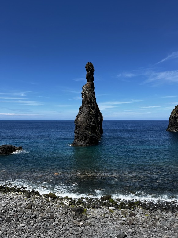 Der Ausblick vom Miradouro Praia da Ribeira da Janela.