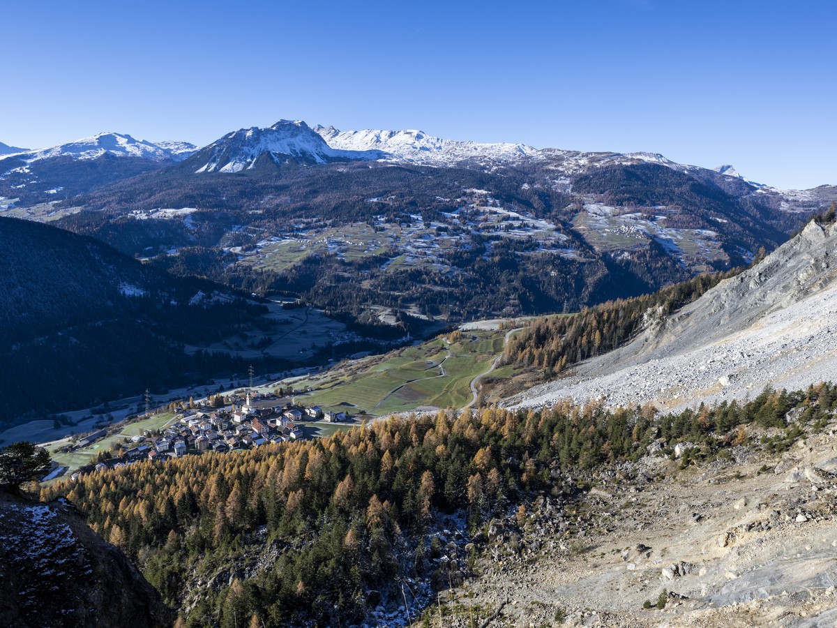 epa11722542 The village of Brienz-Brinzauls following the official evacuation order due to the risk of a potential rockslide from the Alpine mountainside above the village, Switzerland, 15 November 20 ...