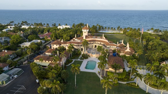CORRECTS DAY OF WEEK TO WEDNESDAY, NOT TUESDAY - An aerial view of President Donald Trump&#039;s Mar-a-Lago estate is pictured, Wednesday, Aug. 10, 2022, in Palm Beach, Fla. (AP Photo/Steve Helber)
