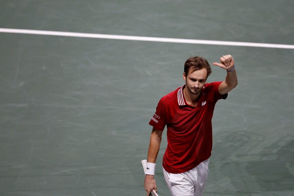 epa09617391 Daniil Medvedev of Russia celebrates winning against Mikael Ymer of Sweden during their quarter final Davis Cup tie between Russia and Sweden held at Madrid Arena tennis complex in Madrid, central Spain, 02 December 2021. EPA/JUANJO MARTIN