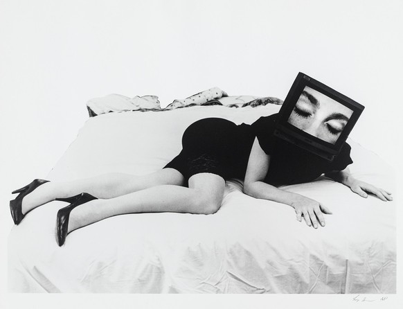 Lynn Hershman Leeson TV Legs via 
https://retrospektiven.wordpress.com/2016/03/11/lynn-hershman-leeson-liquid-identities-identitaeten-im-21-jahrhundert-im-lehmbruck-museum-duisburg/