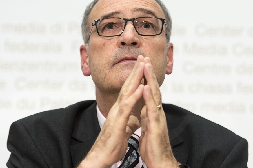 ARCHIVBILD ZUR HEUTIGEN PRESSEKONFERENZ UEBER DIE SISTIERUNG DES BODLUV-BESCHAFFUNGSPROJEKTES, AM FREITAG, 27. JANUAR 2017 - Bundesrat Guy Parmelin aeussert sich zu der Administrativuntersuchung der B ...