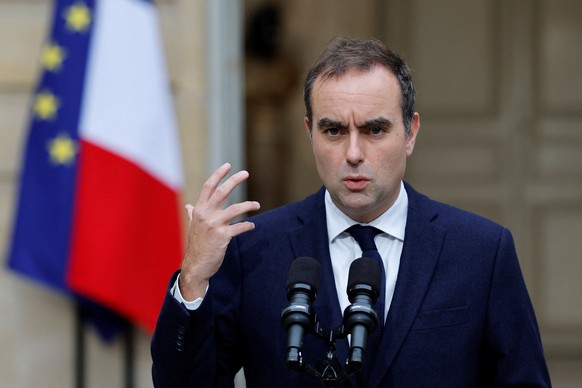 French outgoing Prime Minister Sebastien Lecornu makes a statement at the Hotel Matignon, the Prime Minister&#039;s residence, Wednesday, Oct. 8, 2025. (Stephanie Lecocq, Pool via AP)
France Politics