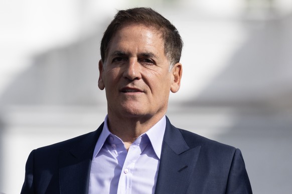 epa11199308 US billionaire Mark Cuban walks outside the West Wing following meetings at the White House in Washington, DC, USA, 04 March 2024. EPA/MICHAEL REYNOLDS