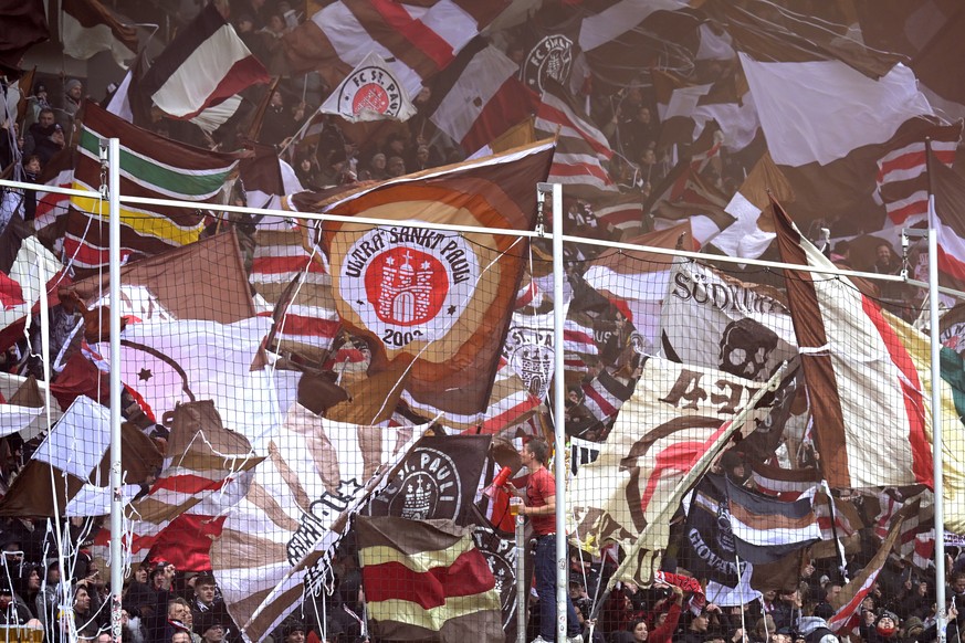 epa11932462 St. Pauli fans before the German Bundesliga soccer match between FC St. Pauli and Borussia Dortmund at Millerntor Stadium in Hamburg, Germany, 01 March 2025. EPA/FABIAN BIMMER CONDITIONS - ...