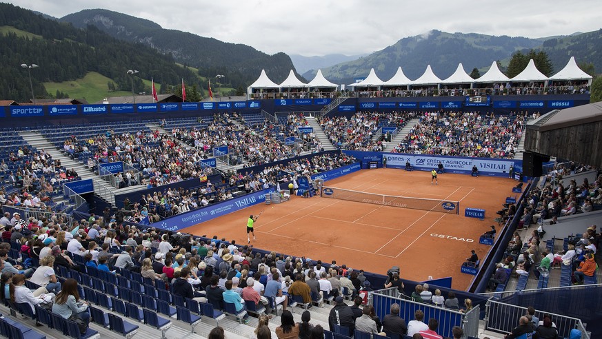 Der Centre Court in Gstaad inmitten der Berner Bergwelt.