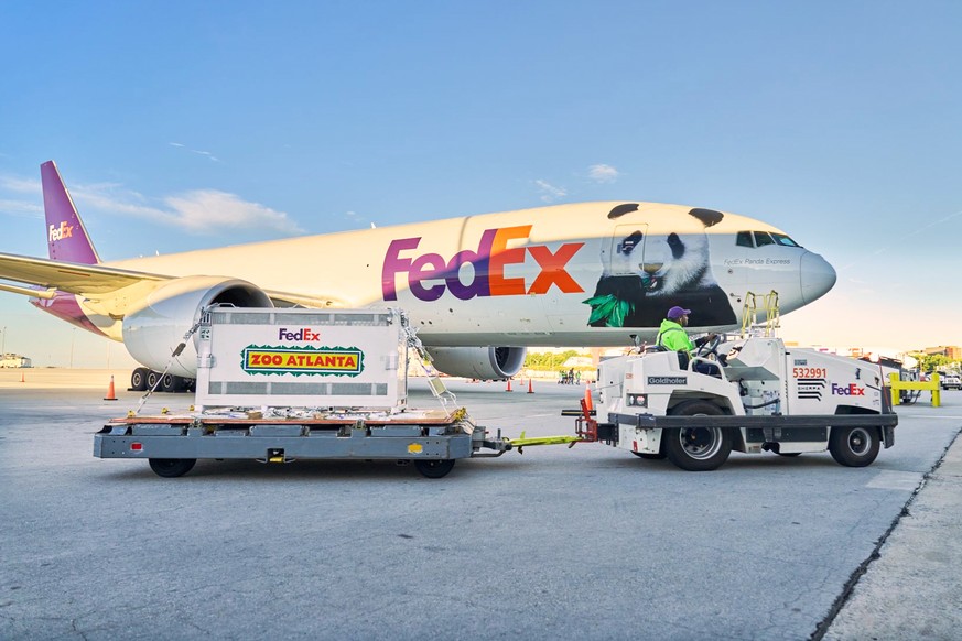 In this photo provided by FedEx, the FedEx Panda Express Boeing 777 aircraft arrives at Hartsfield-Jackson International Airport in Atlanta on Sunday, Sept. 27, 2026. (FedEx via AP)
FedEx Panda Expr ...