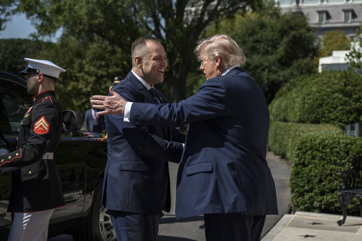 September 3, 2025, Washington, Dc, United States: U.S President Donald Trump, right, greets Polish President Karol Nawrocki, left, during the arrival ceremony at the Diplomatic Entrance of the White H ...
